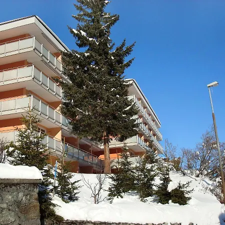Promenade Apartment *